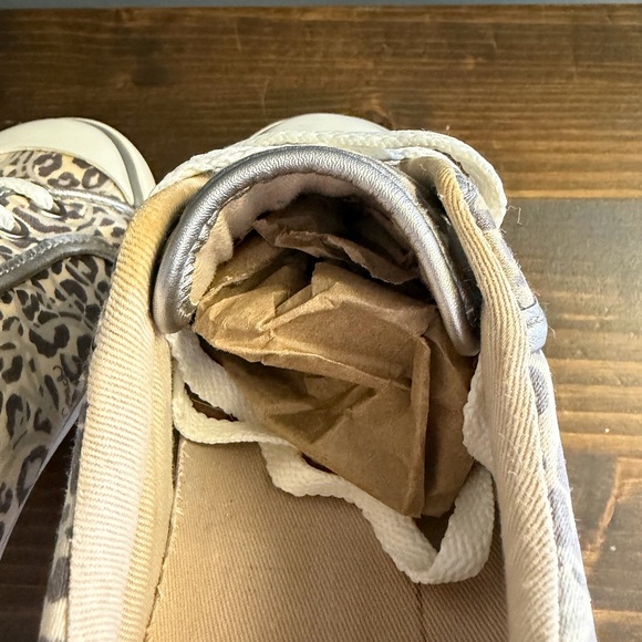 Coach Barrett Signature Silver Grey Leopard Ocelot Print Women's Sneakers 6.5 - Picture 6 of 15